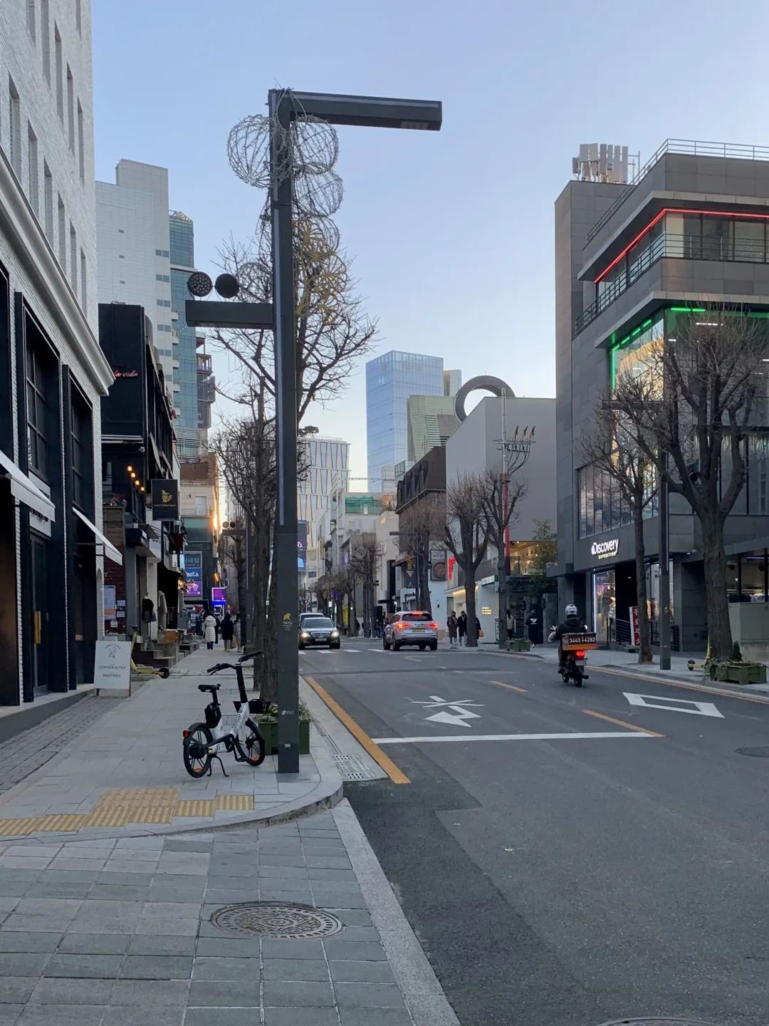 韩国年轻人喜欢去哪里买衣服,韩国年轻人喜欢去哪个国家旅行