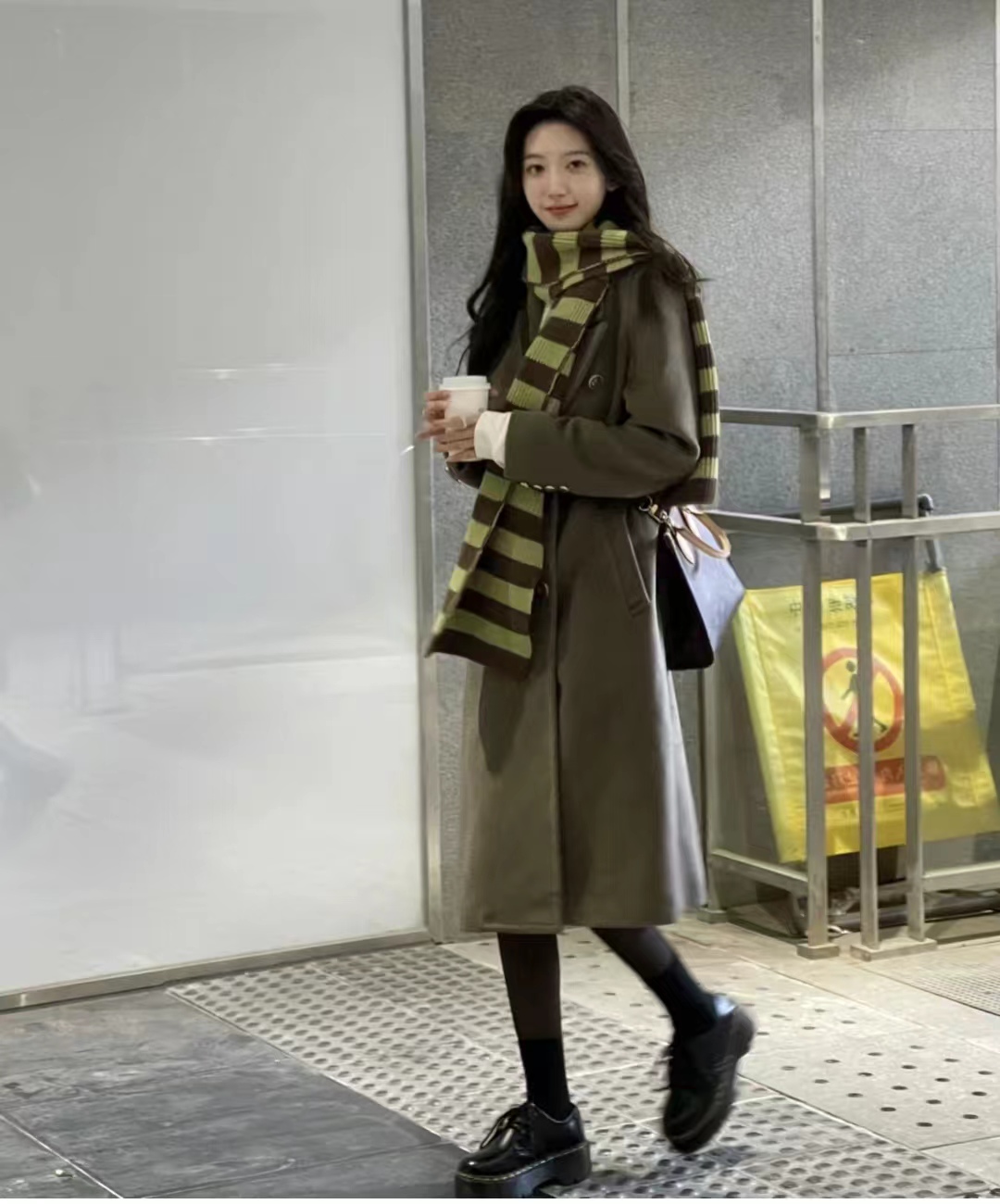 17套非常大气的大衣颜色搭配,穿出大女人高级感