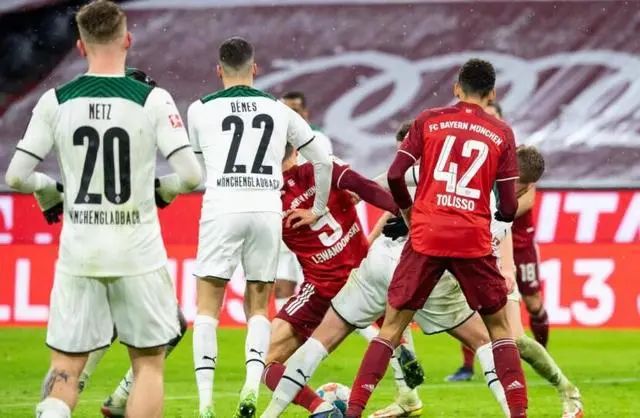 搞笑大乱入！竞技场上那些绝版乌龙球衣