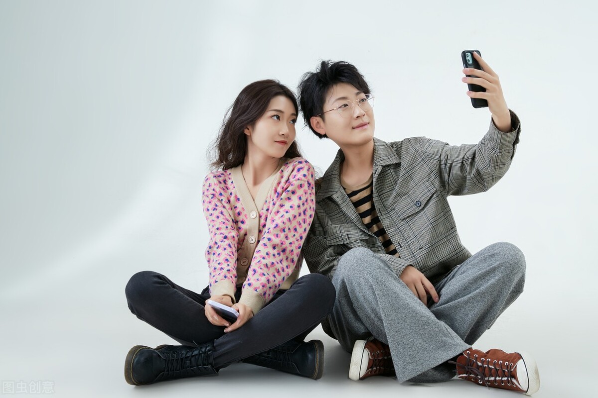 化解尴尬的幽默句子,化解尴尬的幽默口才经典句子