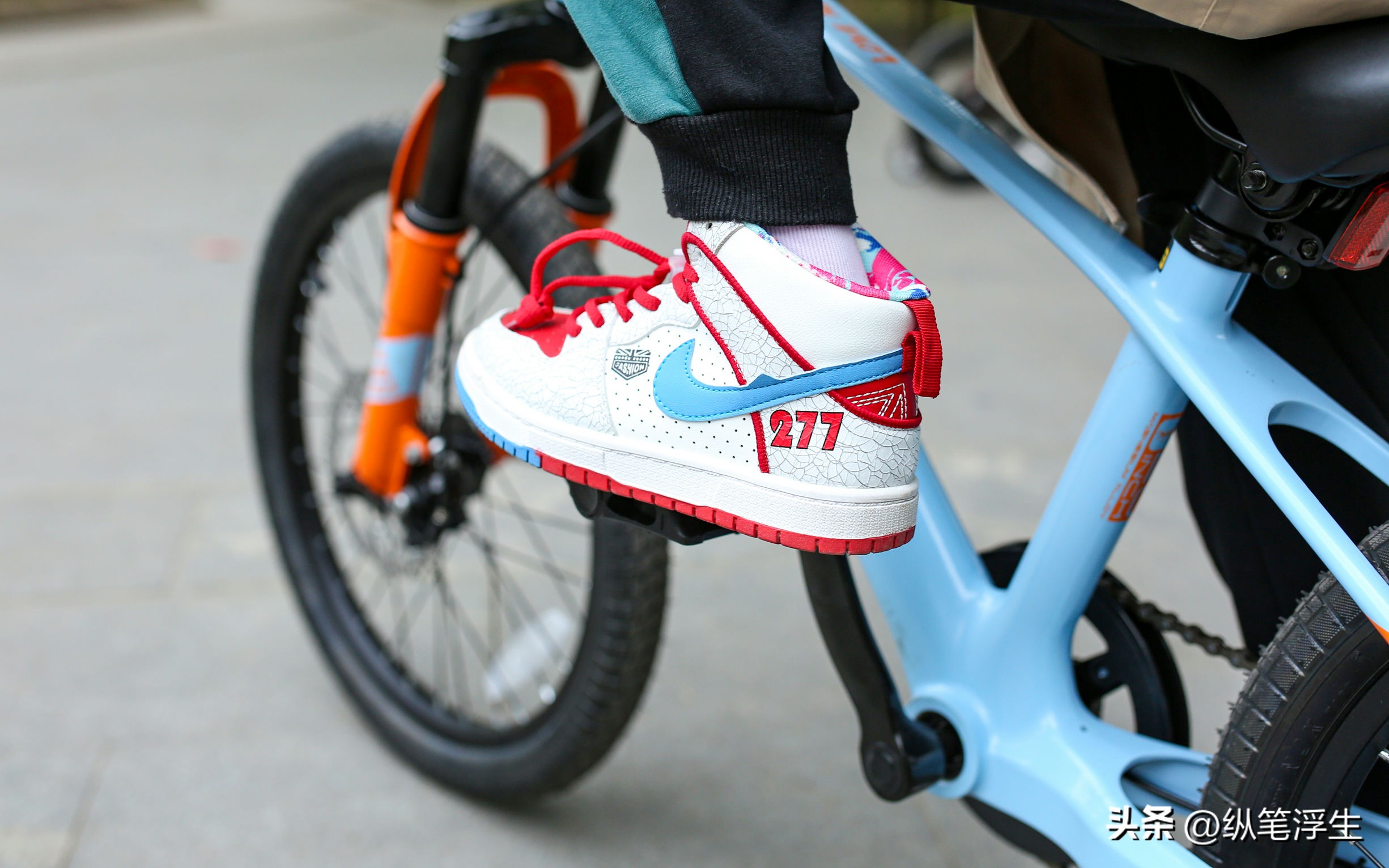 可以让小孩玩的越野车,柒小佰儿童变速山地自行车测评