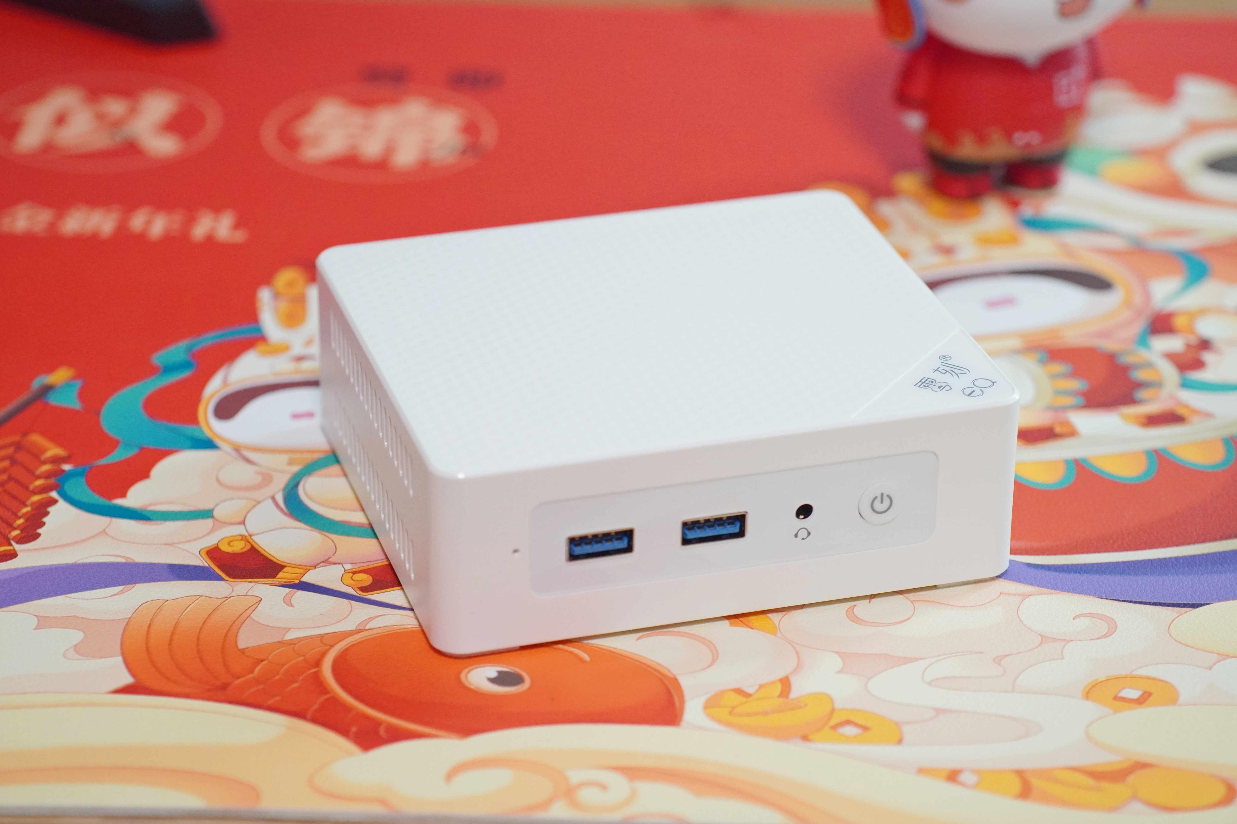 用一款超级小巧的零刻EQ12MINI打造桌面影音视频*放播**系统