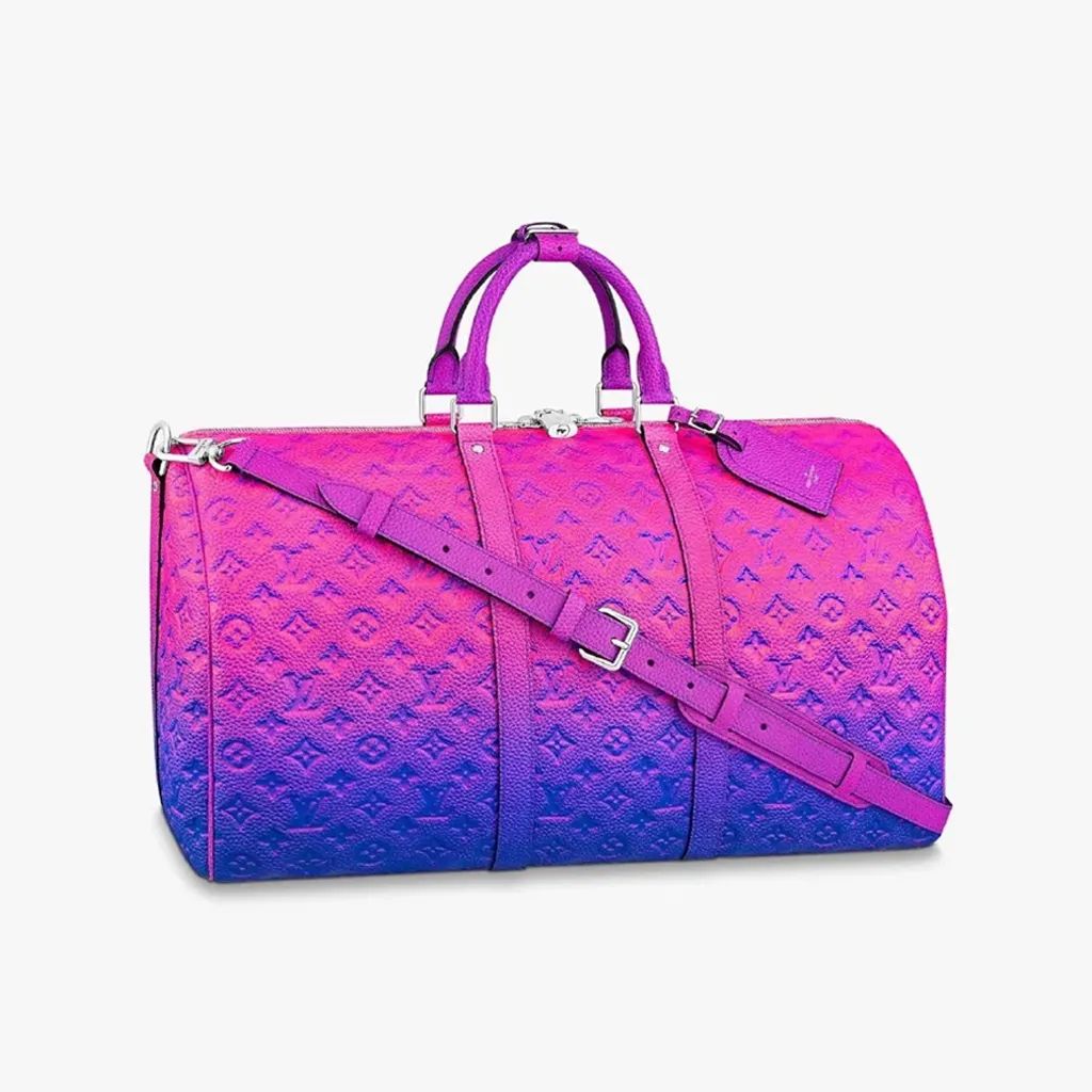 顶流卖丑大翻车！11万的透视裤、露奶衫，25万的飞机包，狗都不买