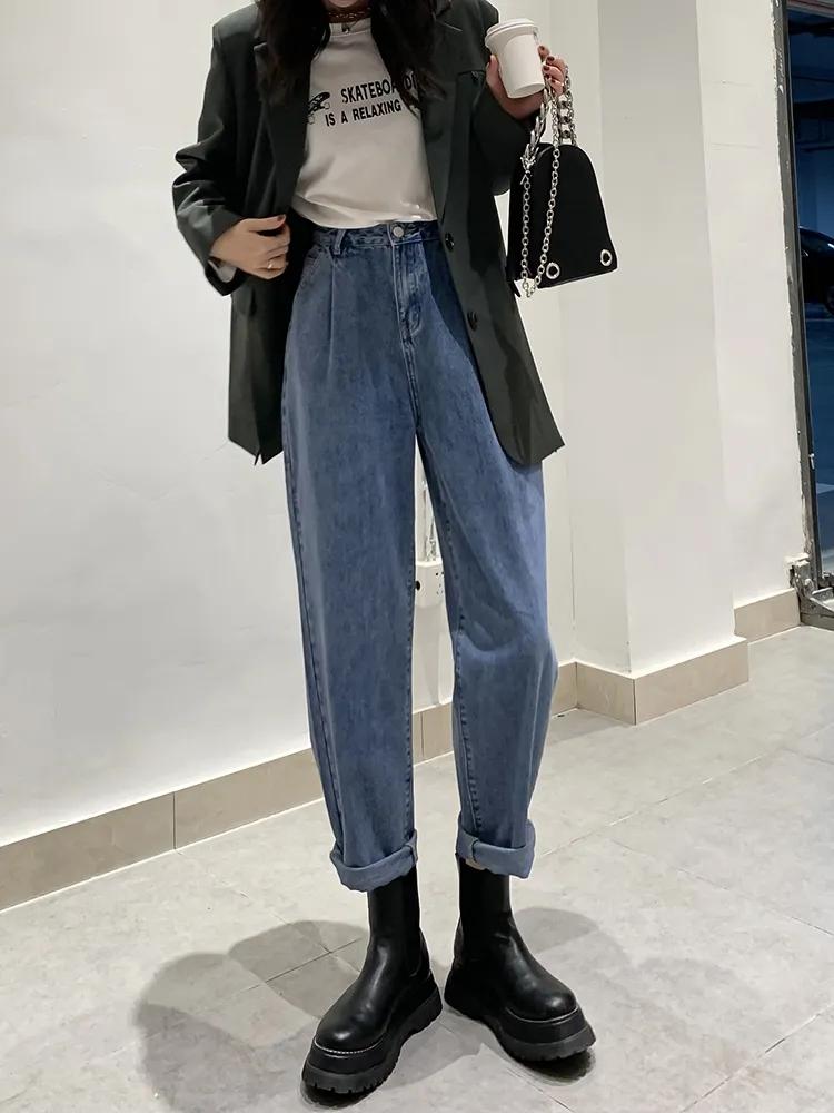 特别款的牛仔裤如何搭配上衣,牛仔裤的最全搭配方法高级又时髦