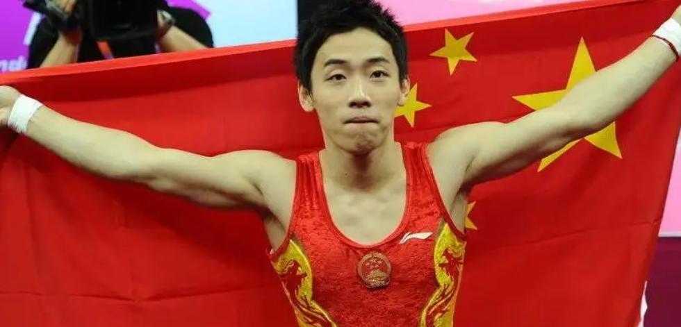 周捷体操女神,体操女神周捷比赛视频