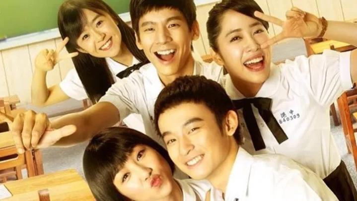 作为一部不一样的青春片没有狗血情节，对校园爱情的描写引起共鸣