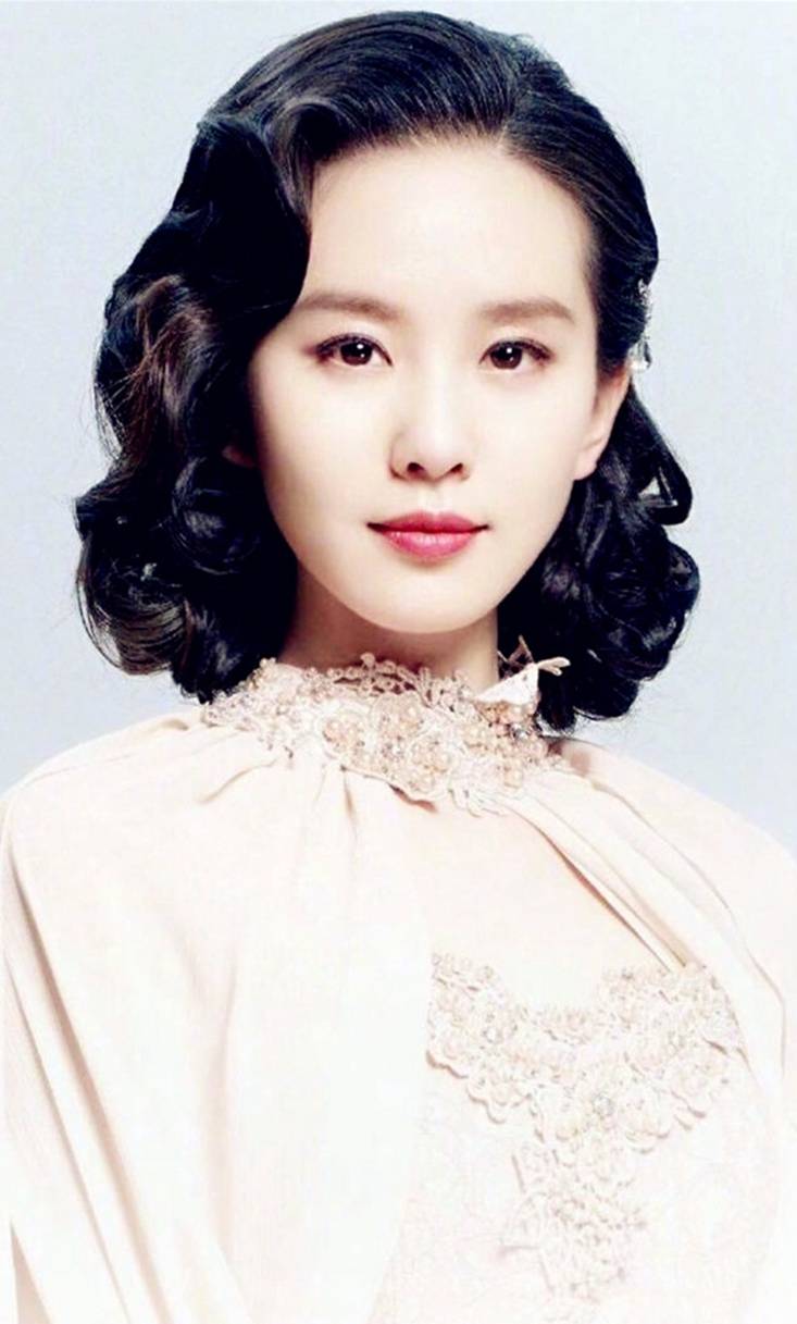 明星旗袍惊艳粉丝，杨幂性感，刘亦菲绝美，最后一人让人眼前一亮