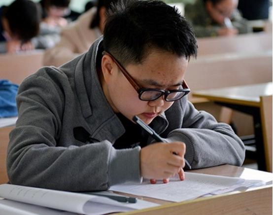 大学生的“私下交易”，只顾着当时开心，耽误的是自己的人生