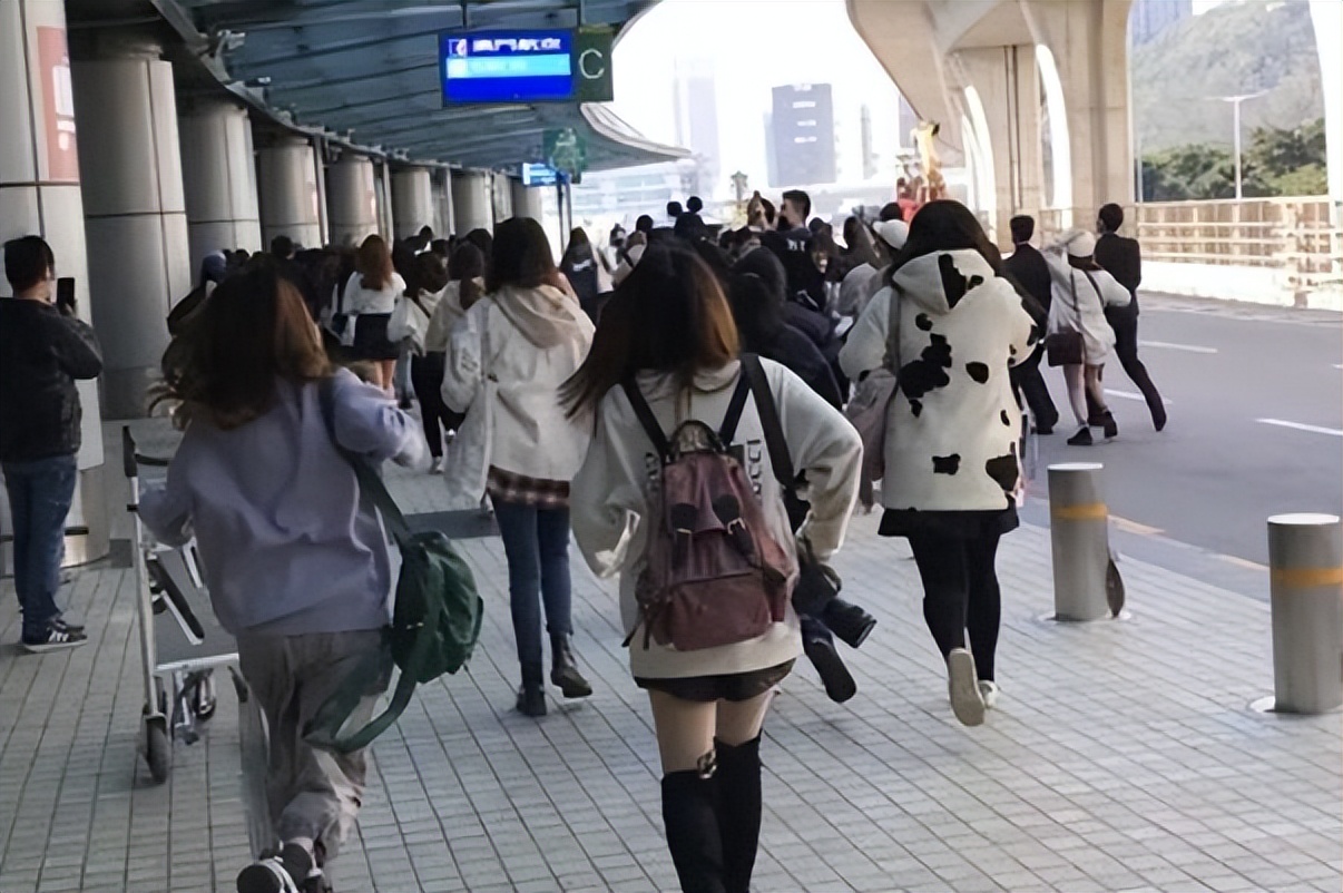 陈飞宇站姐现在怎么样了,陈飞宇站姐有钱吗