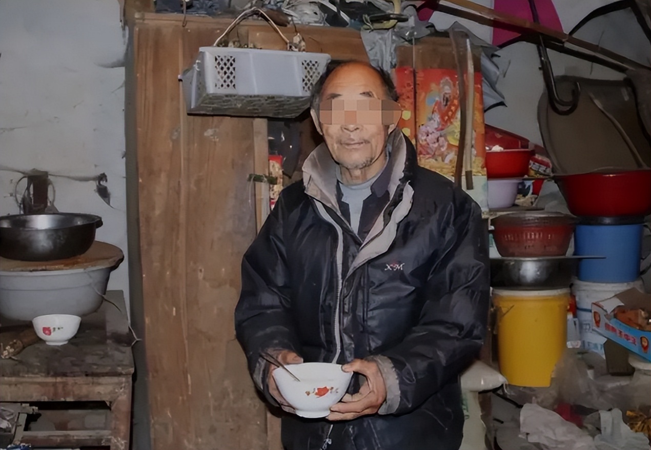 真实事件！12年前湖北男子11天捐精5次后猝死，父亲悲痛索赔400万