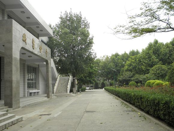 毕业三十年后昔日老同学再相聚,老同学再度重相逢91届毕业30周年