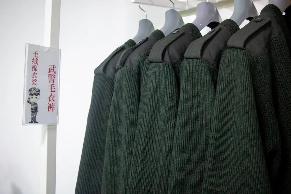 部队被装开箱,部队被装