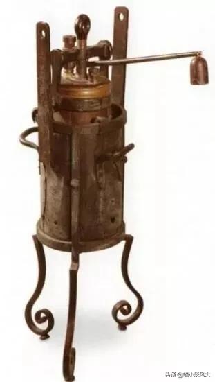 一声巨响高压锅爆炸,一声巨响男子从天而降