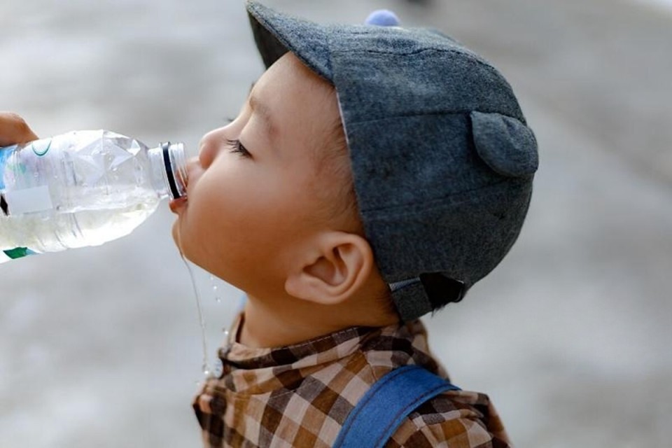 入伏大人孩子注意什么吃什么,天气越来越热小孩要注意什么