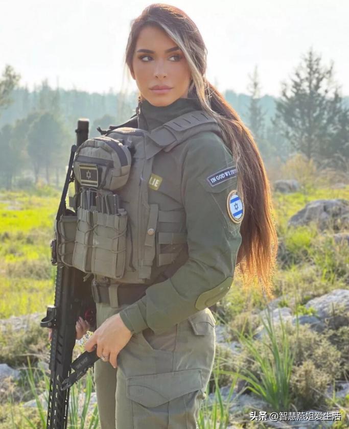 以色列“*器武**女王”展现军营生活，士兵们欢声笑语，却引发众怒