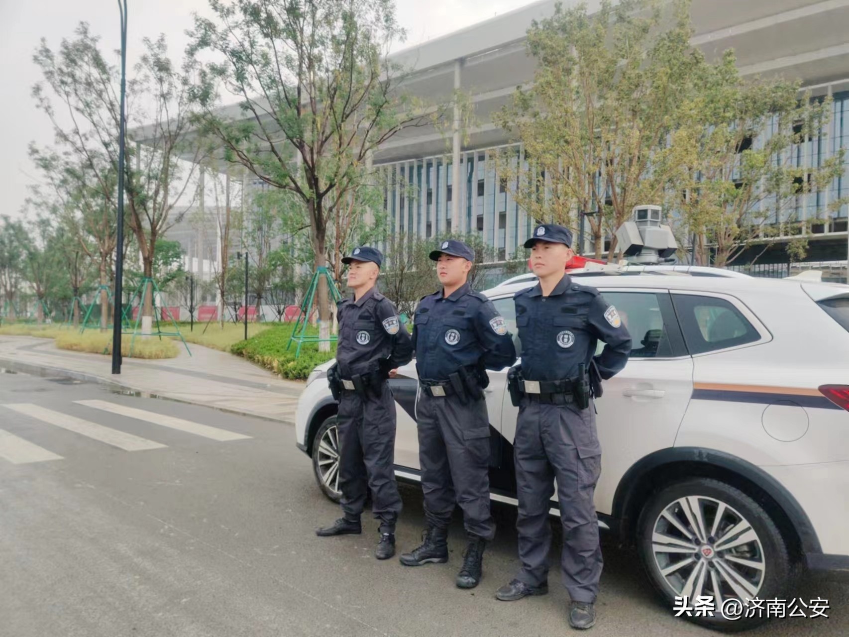 要不要感受下出门见景（警）！