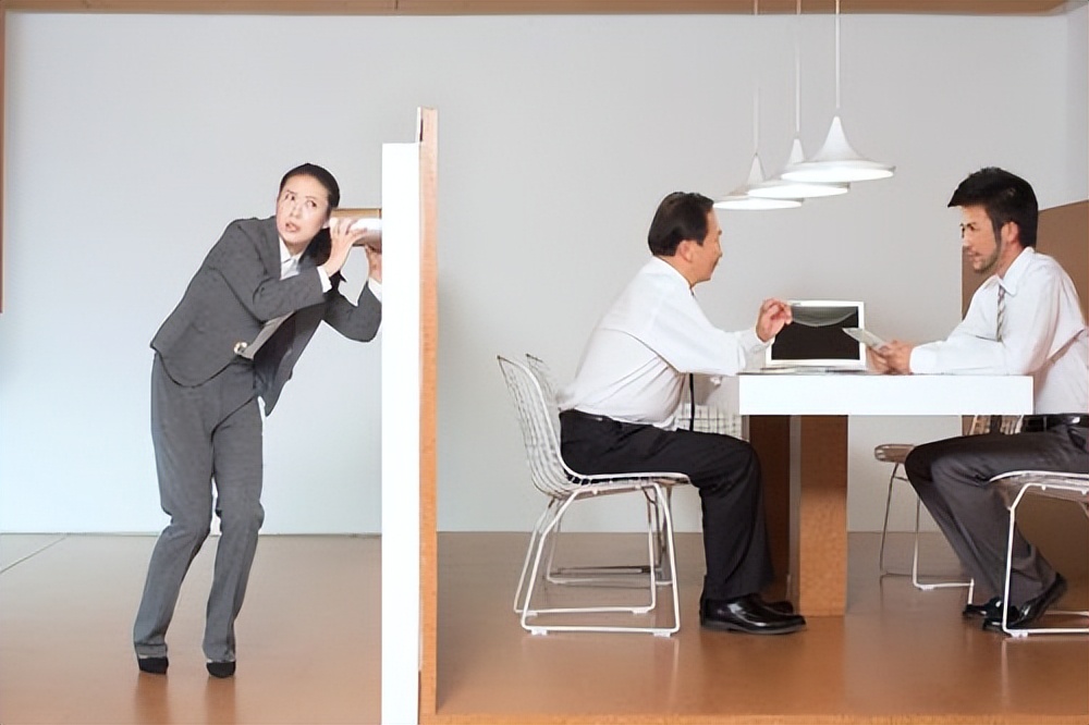 越是爱做这4件事的人，人格越“黑暗”，小心为上，务必保持距离