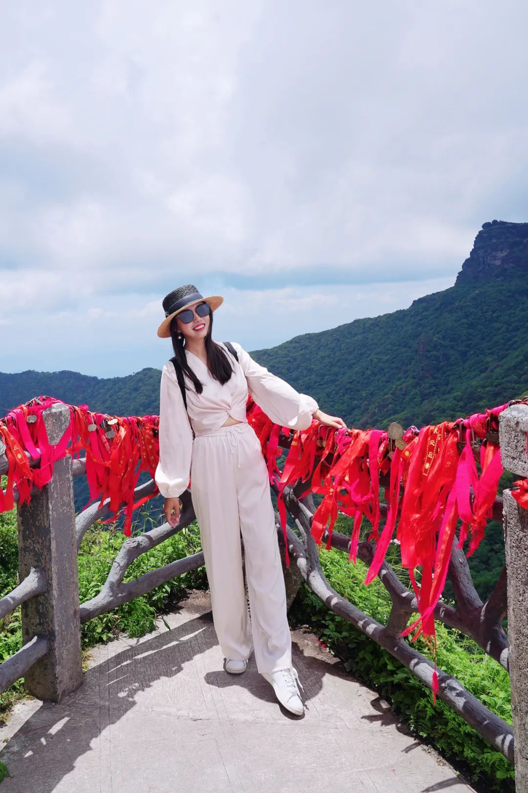 除了梵净山还能玩什么游戏,铜仁除了梵净山还有什么旅游景点