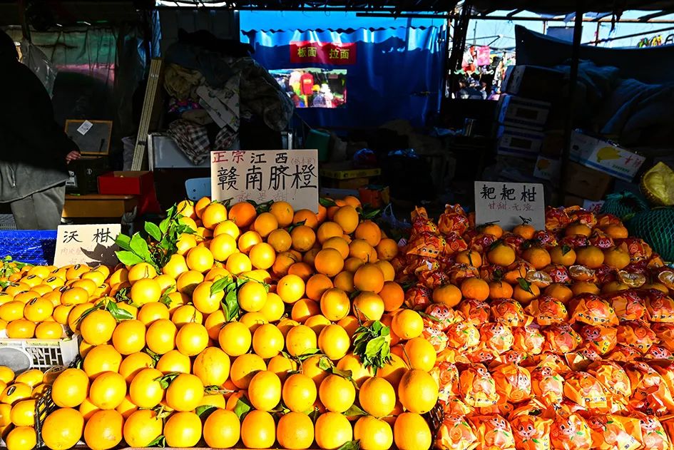 西山脚下的早市,闲逛最具人间烟火气的早市