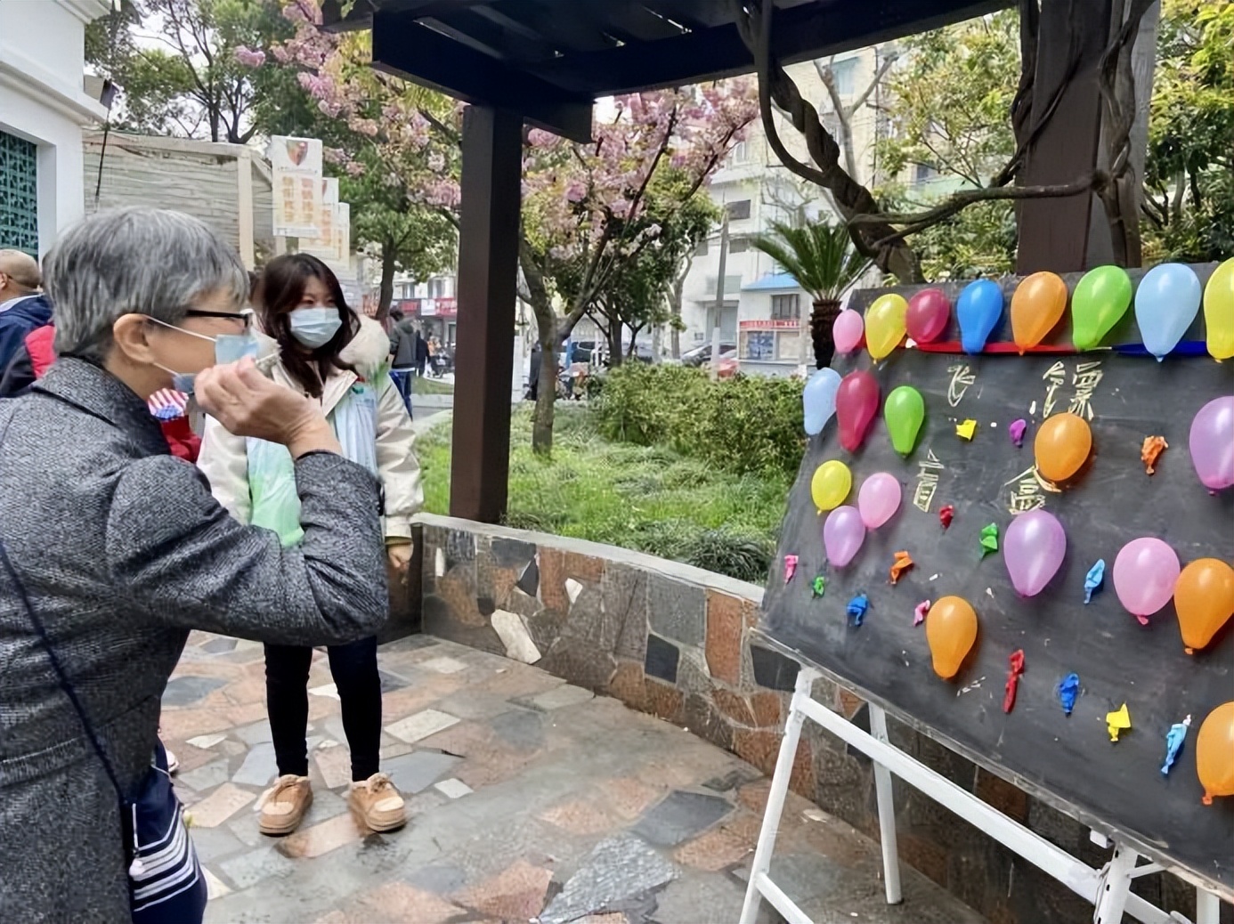 便民服务、漂流书吧、聊天议事，这个“庭院会客厅”不一般！