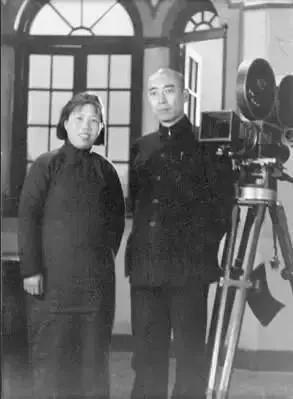 “为了你，我相信有来世”，周恩来和*颖超邓**的爱情神话