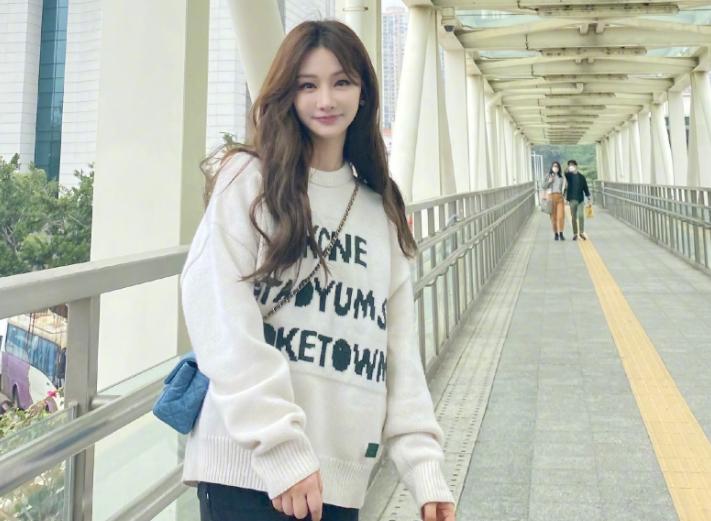 Miss的影响力！和体育一姐谷爱凌代言国际大牌，电竞女一姐太美了