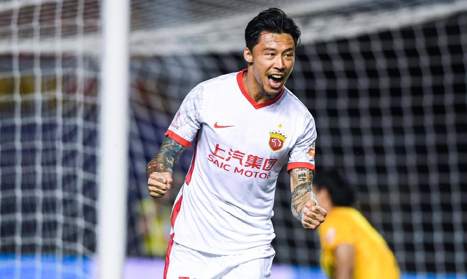 齐鲁雄师:盘点山东足球历史最佳11人,身材高大,头球优势明显