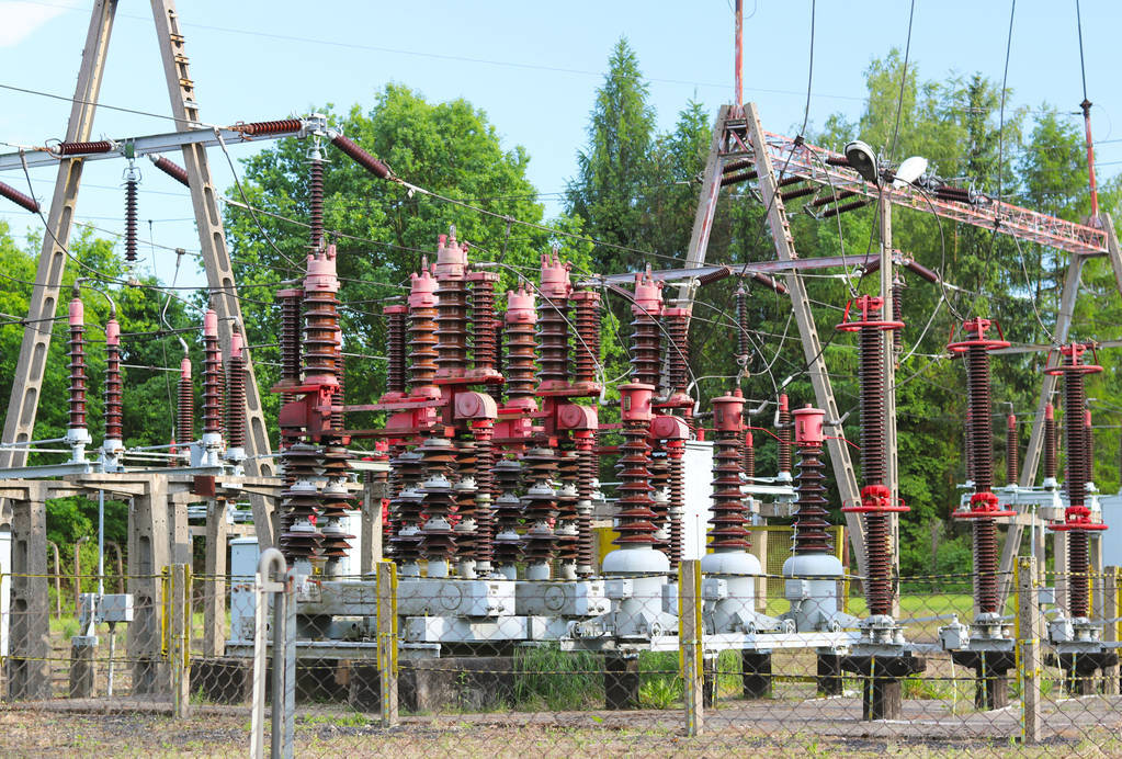 高电压与绝缘技术的主要内容,高电压与绝缘技术是以什么为基础