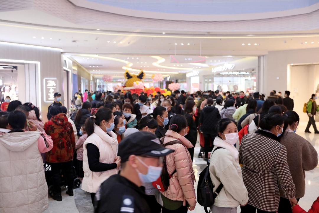 年轻人奥特莱斯,年轻人爱上奥特曼