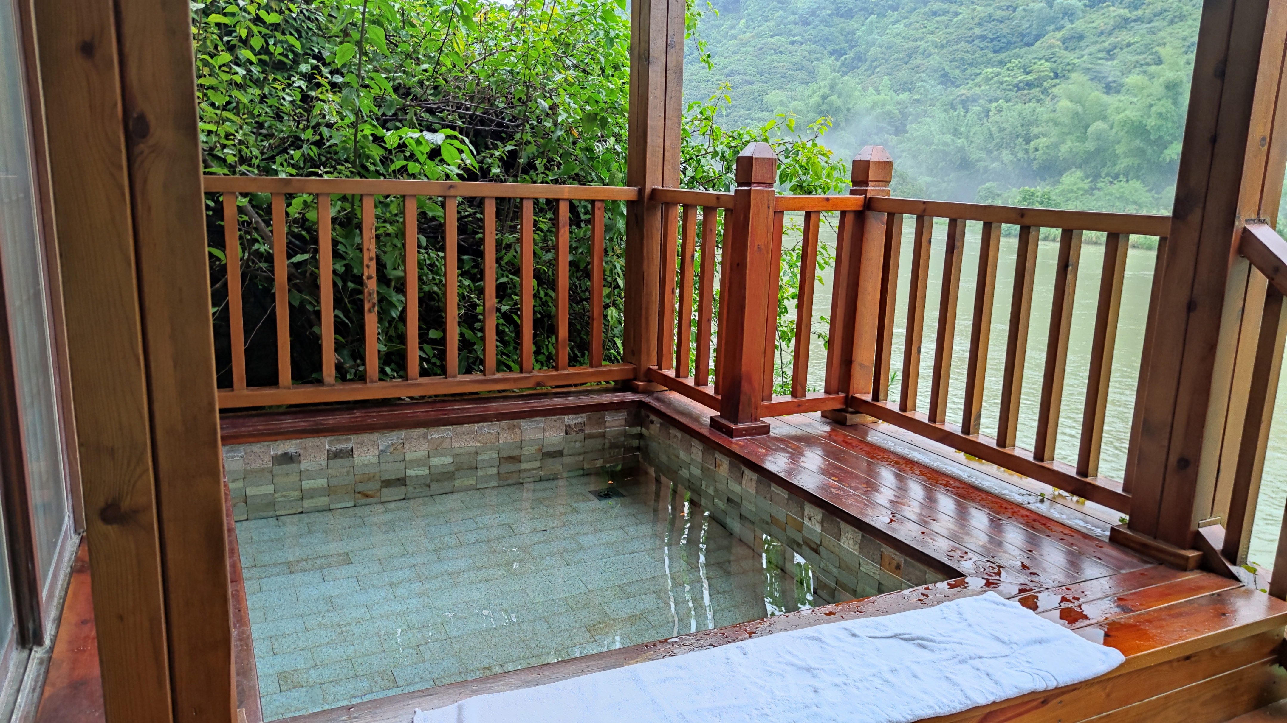 广东最值得推荐的温泉度假村,广东第一峰温泉是真温泉