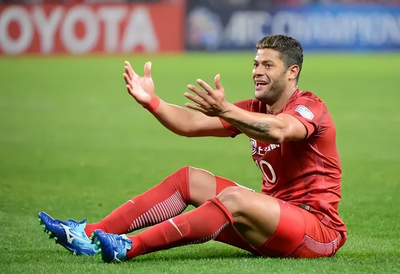 世界足坛五十大左脚球星,世界十大足球明星马拉多纳