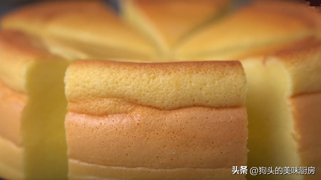 鸡蛋放绞肉机里做蛋糕,把鸡蛋放入绞肉机