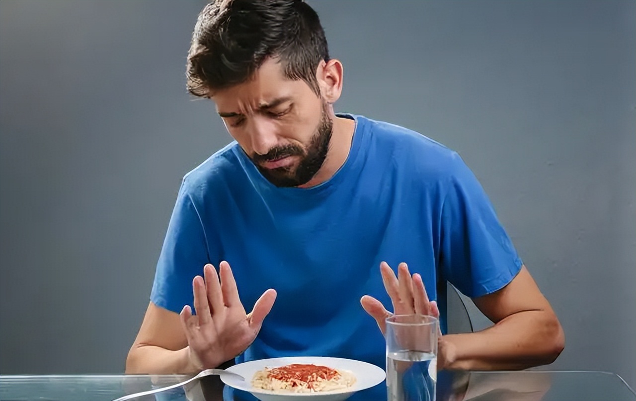 中暑症状头晕食欲不振,中暑的症状有犯困和恶心吗