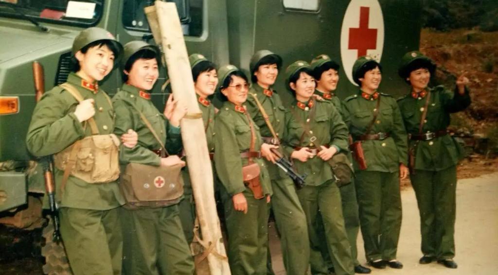 电影芳华何小萍,芳华中何小萍发疯时医生说的话