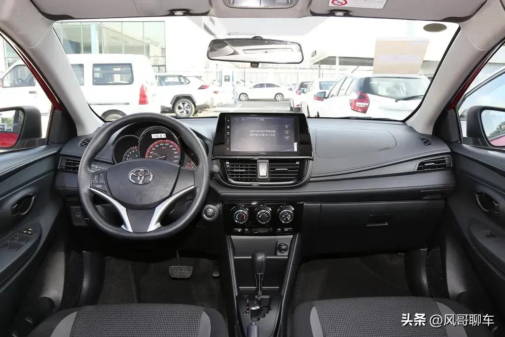 捷达桑塔纳威驰瑞纳哪个省油,威驰对比桑塔纳参数