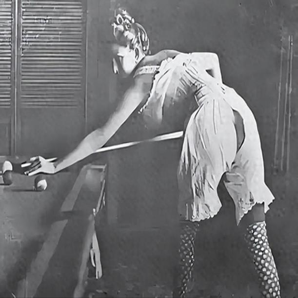 女子为活命，脱下衣服让日本人拍摄，被*辱侮**致死,2