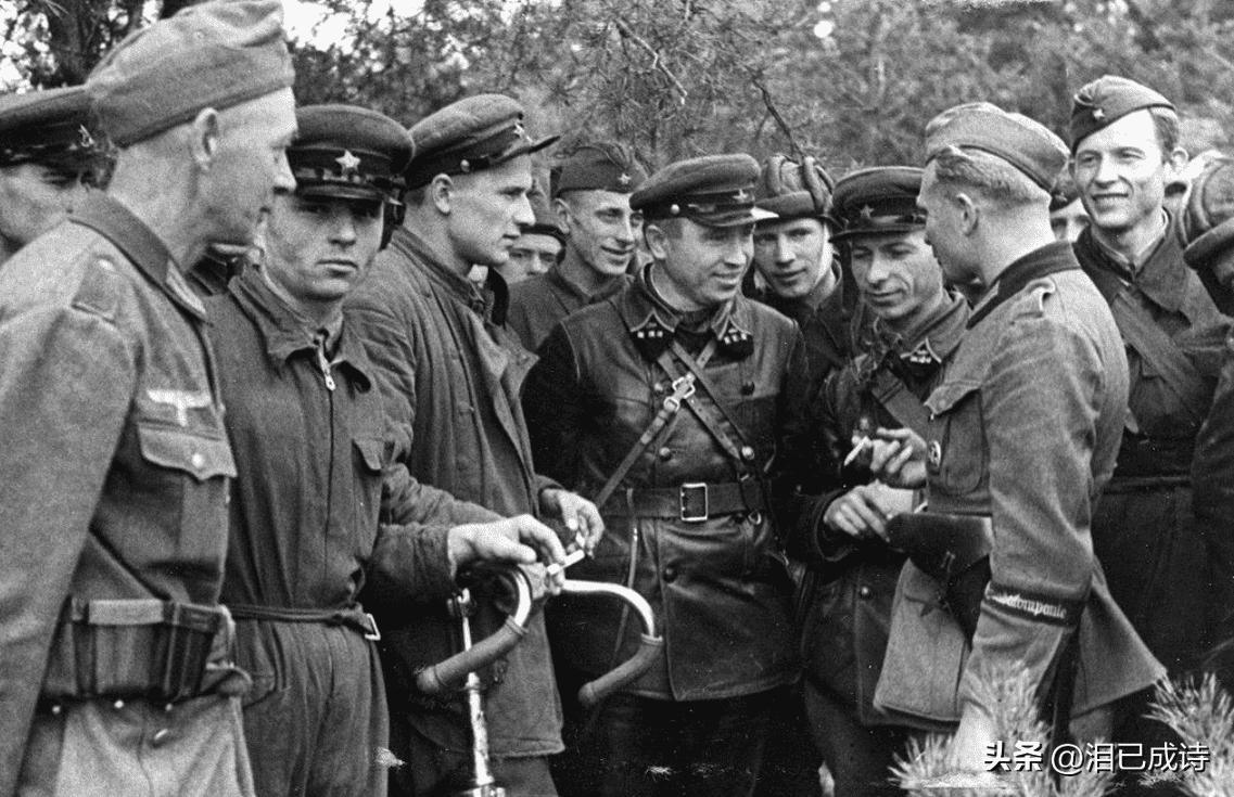 变态的纳粹德国，*光脱**犹太人女人衣服，集体*杀屠**!2