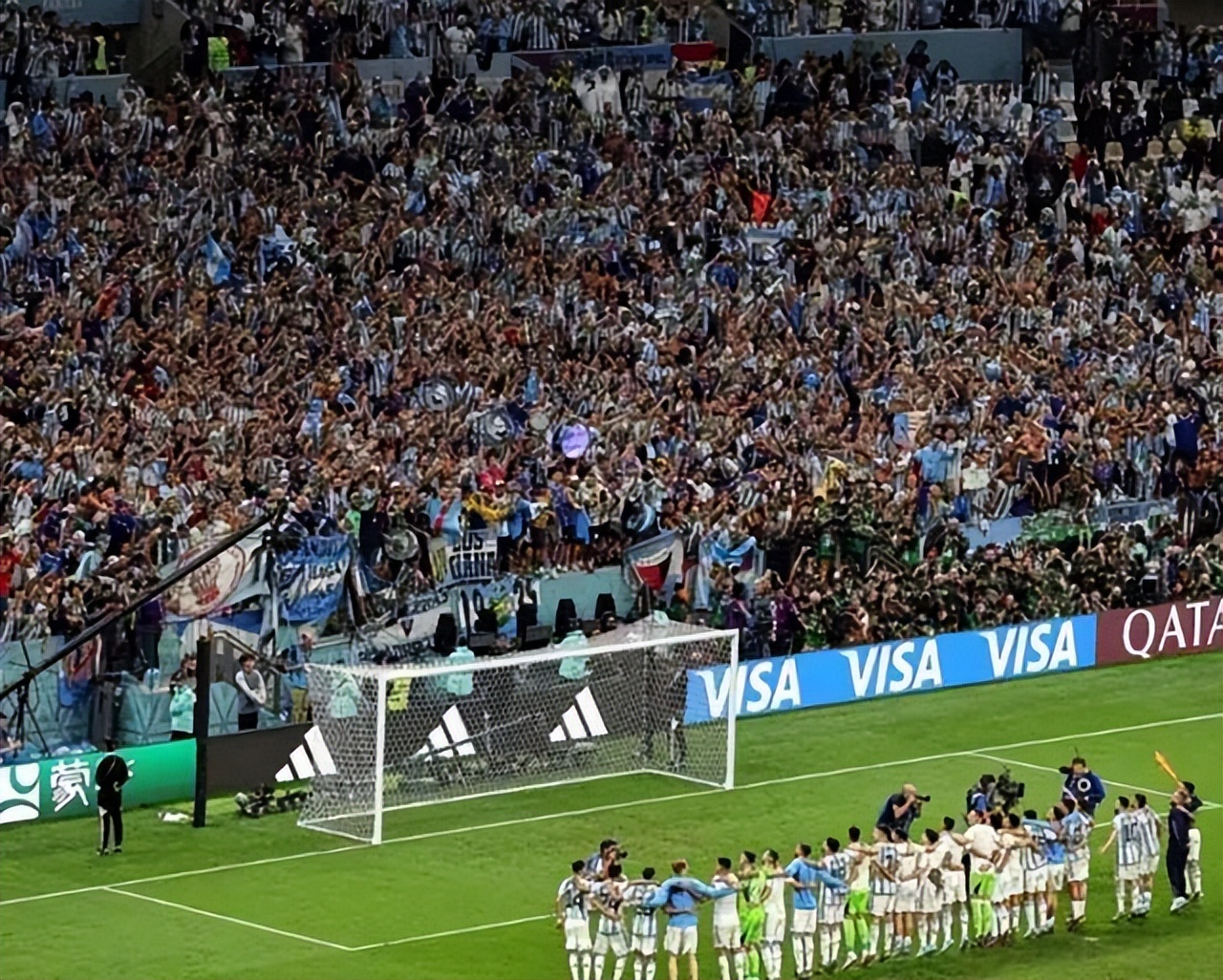 5万对6千！决赛球迷差别太大，冠军归属有可能被球*情迷**绪左右？