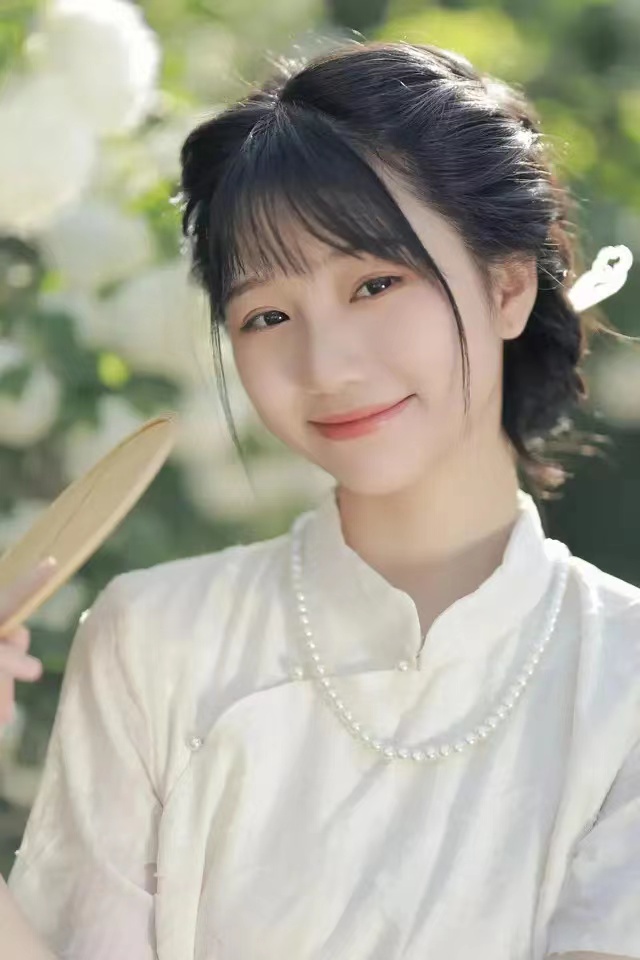 春盼草木发芽，夏盼植物生长