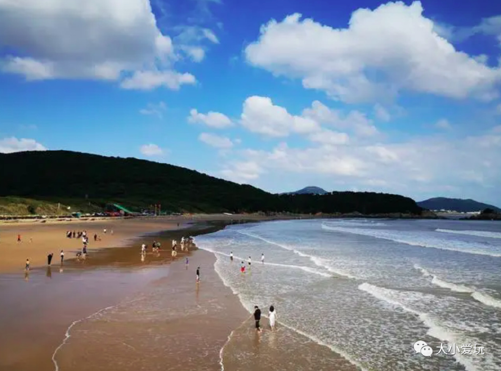 这座颜值逆天的“千岛之城”坐拥金沙白浪，还有机会偶遇荧光海哦