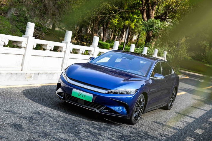 汉EV，用「中式豪华」走出了一条属于自己的路