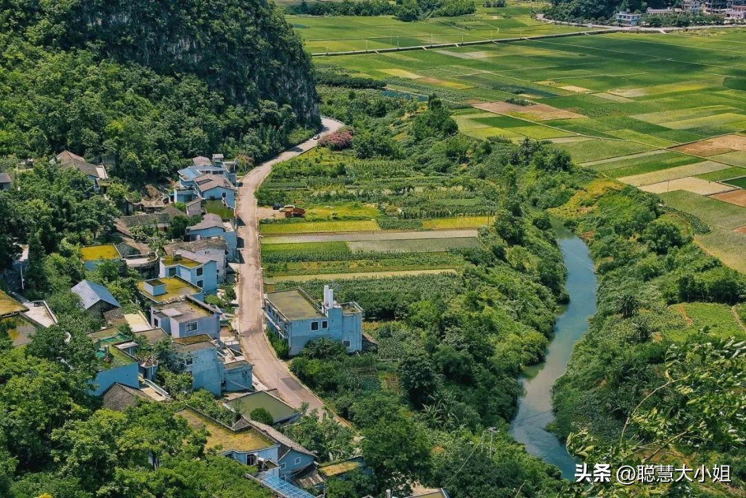 贵州兴义万峰林油菜花盛开时期,贵州兴义风景区万峰林