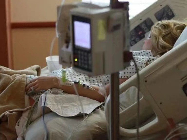 孕妇感染新冠出血,孕妇感染新冠后流血怎么办