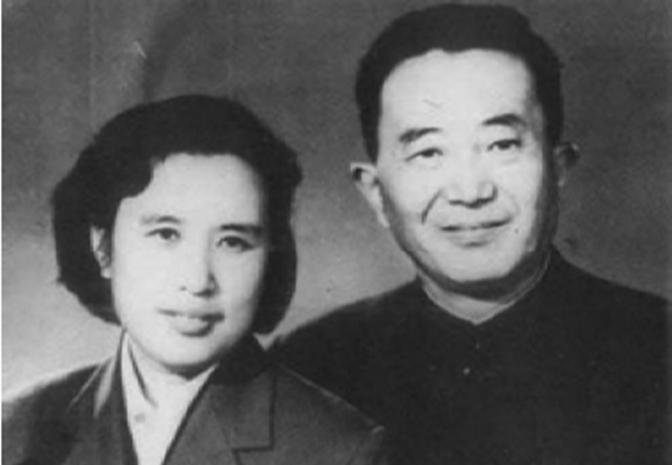 1978年罗瑞卿病逝,*小平邓**长叹“太不幸了”,并在追悼会上致悼词