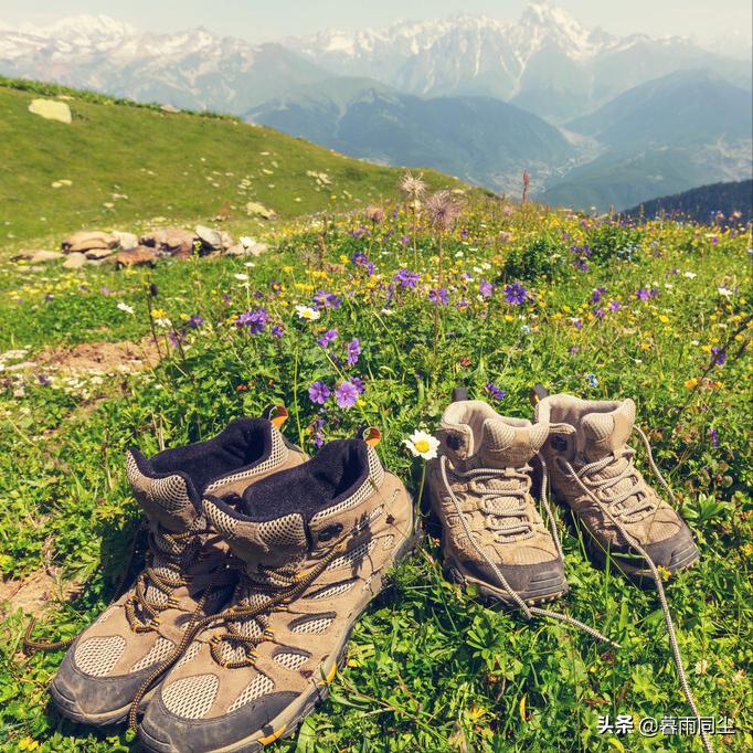 徒步靴和登山鞋有什么区别,户外登山靴怎么选