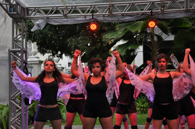 经纪人揭露演艺圈内幕,如何找到靠谱的演艺圈经纪人