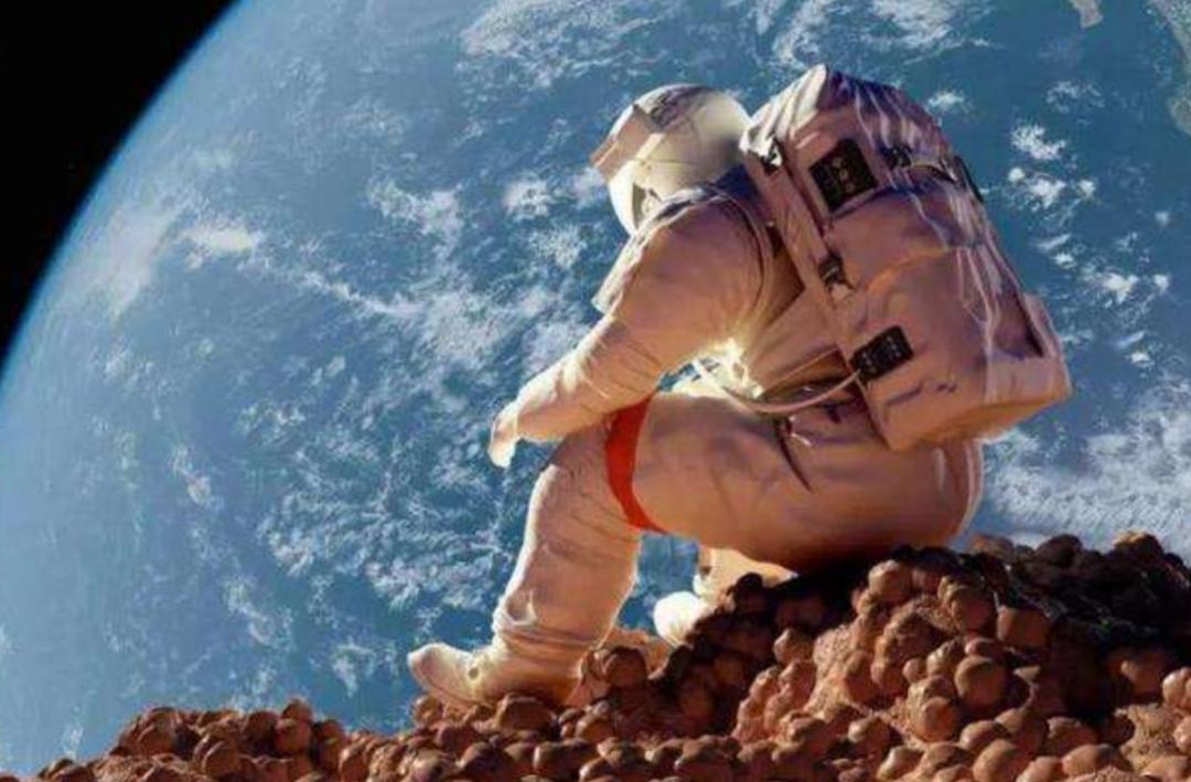 宇航员登月为什么不敢回头看地球,宇航员登月时为什么不敢回头看