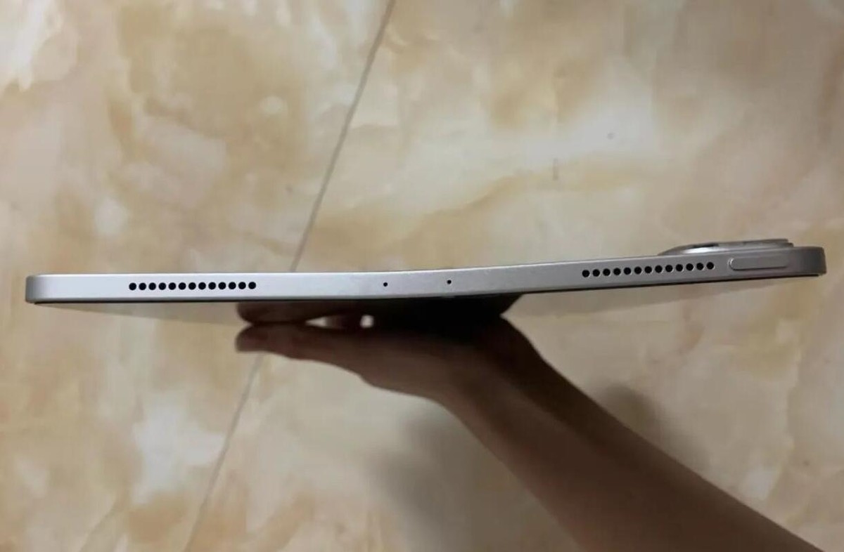 老觉得ipad弯了,总感觉ipad弯了