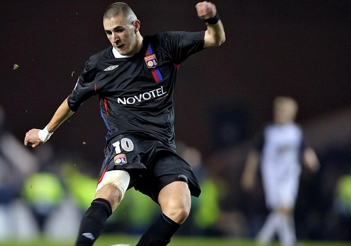 本泽马因伤退出世界杯看梅西,本泽马因伤退出世界杯