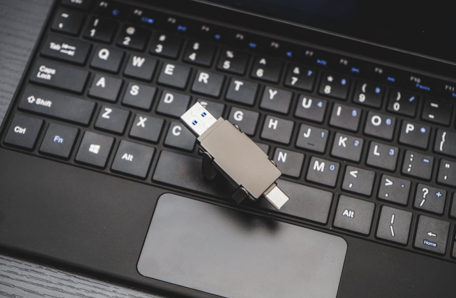 为什么大华809拷贝速度30多兆,大华s809支持win7吗